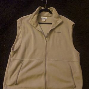 Columbia Men’s XXL vest worn one time. Excellent condition.